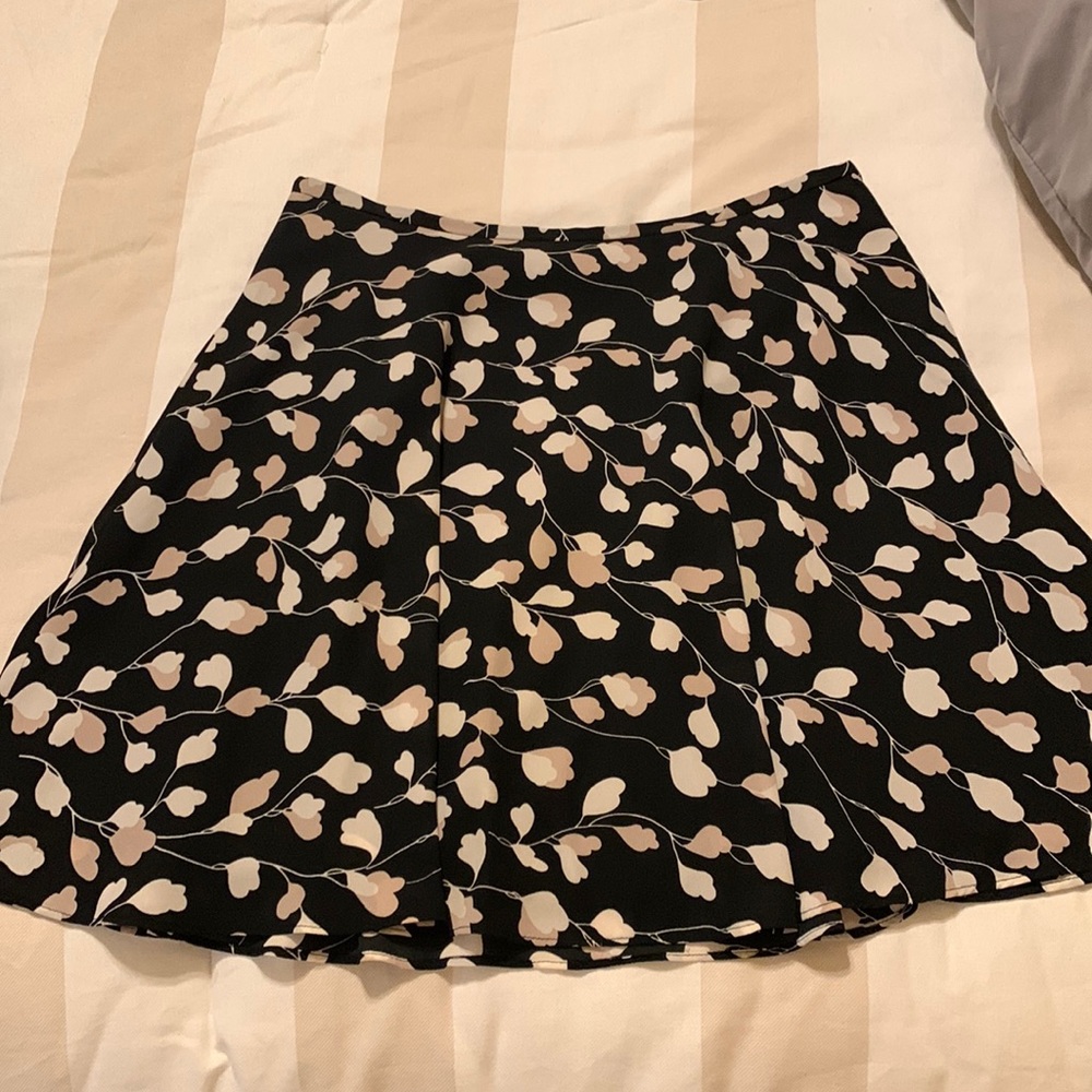 Like new side zip skater skirt